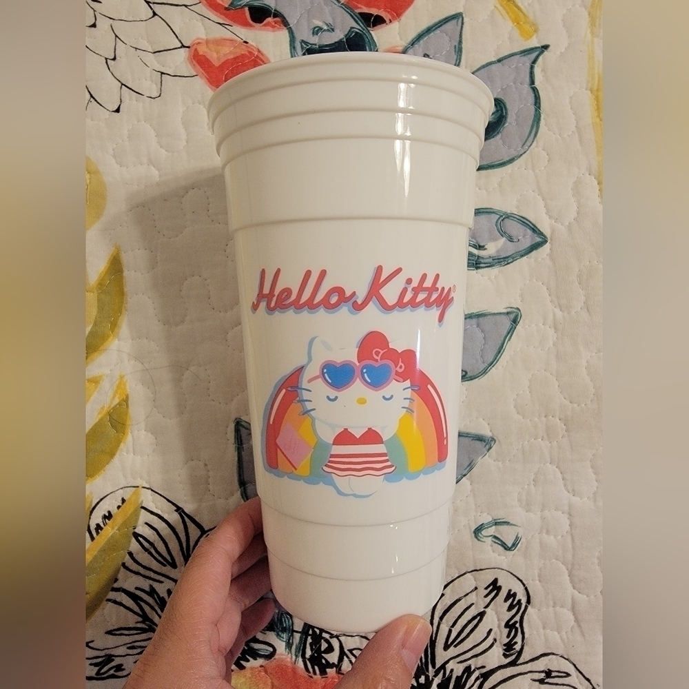 NWT Hello Kitty 32 Oz Cup, No Lid